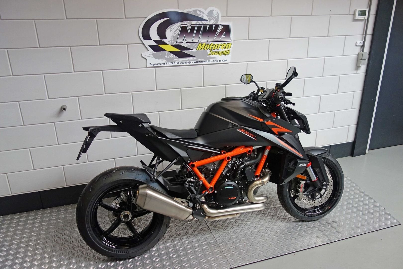 KTM 1390 Super Duke R, 2 cilinders, KTM, Motorrijbewijs A, Bedrijf