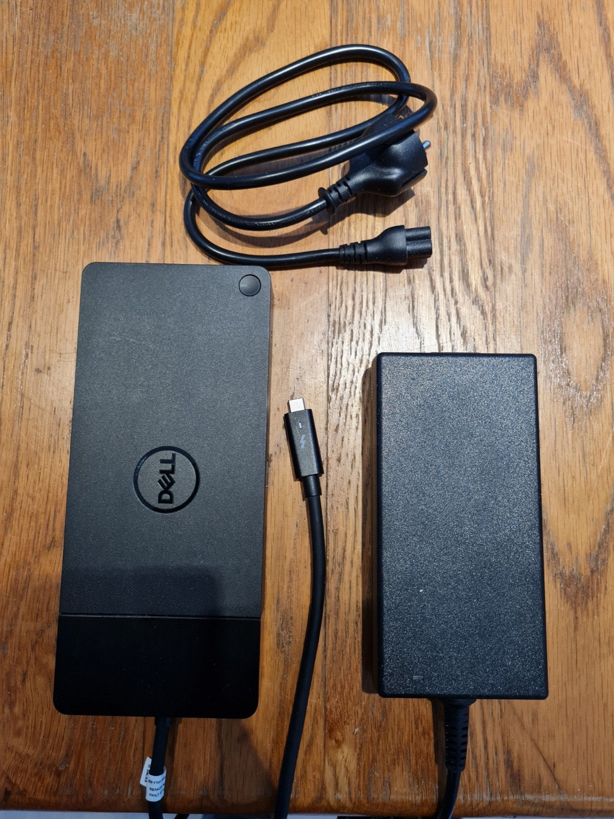 Dell Thunderbolt Dock WD19TB. Komt met 180w voeding., Computers en Software, Dockingstations, Ophalen of Verzenden, Zo goed als nieuw