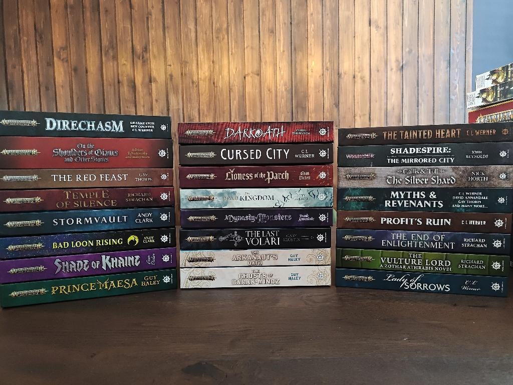Warhammer Age of Sigmar (AoS) Hardcover Black Library, Hobby en Vrije tijd, Wargaming, Ophalen of Verzenden, Zo goed als nieuw