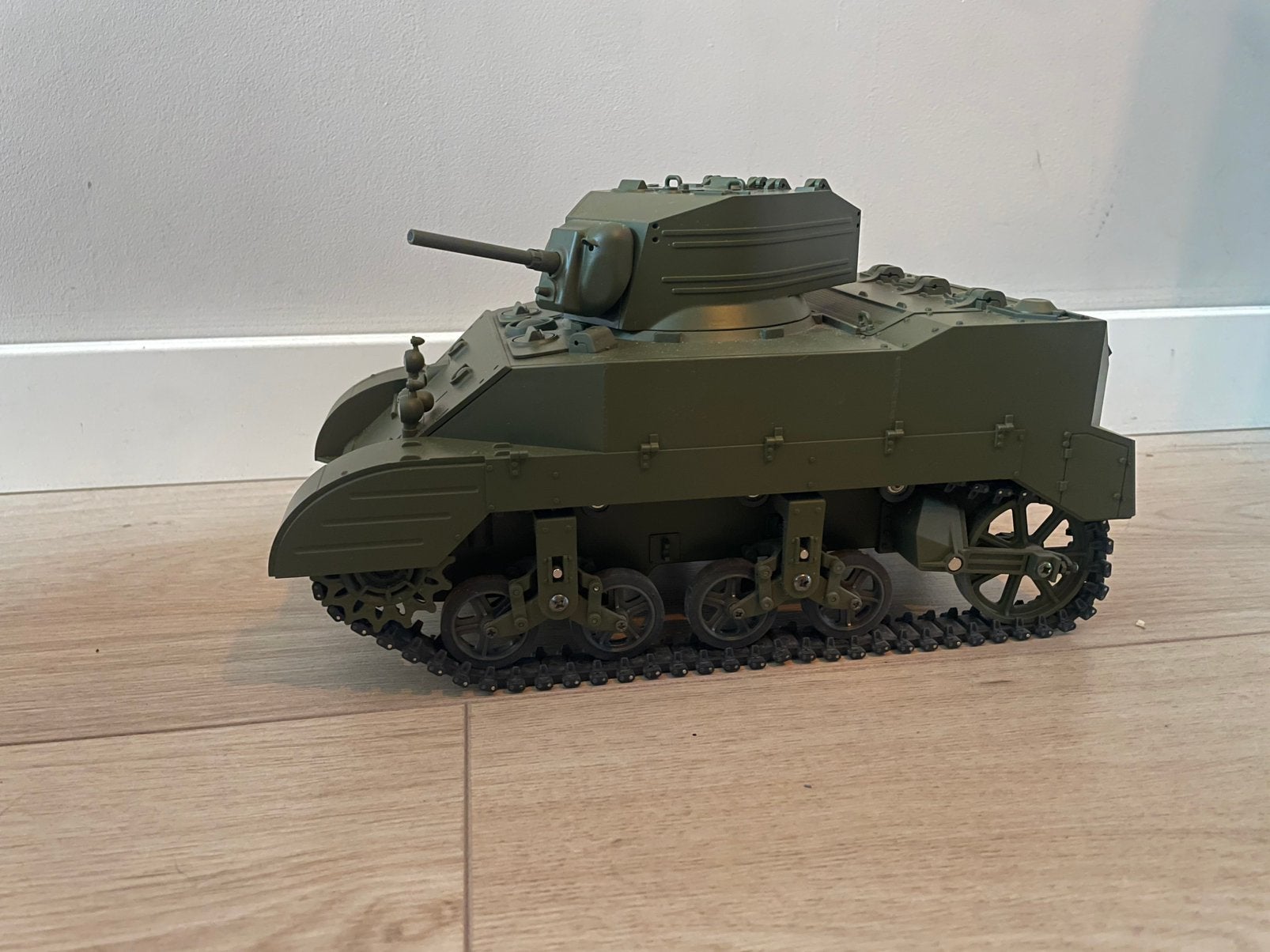 RC Stuart Tank 1:16, Verzenden, Zo goed als nieuw