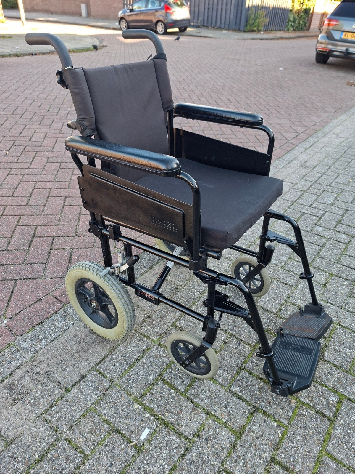 Degelijke opklapbare lichtgewicht rolstoel met kussentje., Ophalen, Inklapbaar, Gebruikt, Duwrolstoel