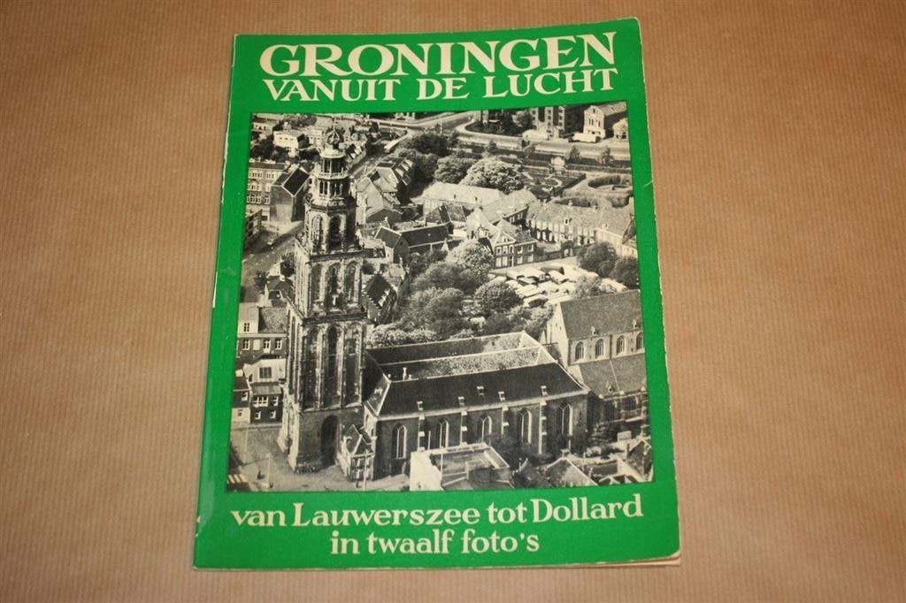 Groningen vanuit de lucht. Lauwerszee tot Dollard 12 foto\'s, Boeken, Ophalen of Verzenden, Gelezen