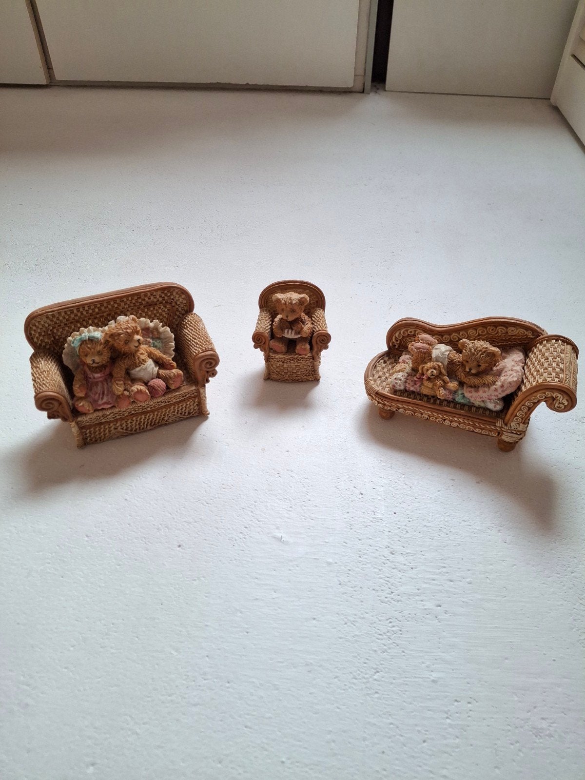 Decoratieve beertjes in stenen rieten meubels - set van 3, Ophalen of Verzenden, Gebruikt