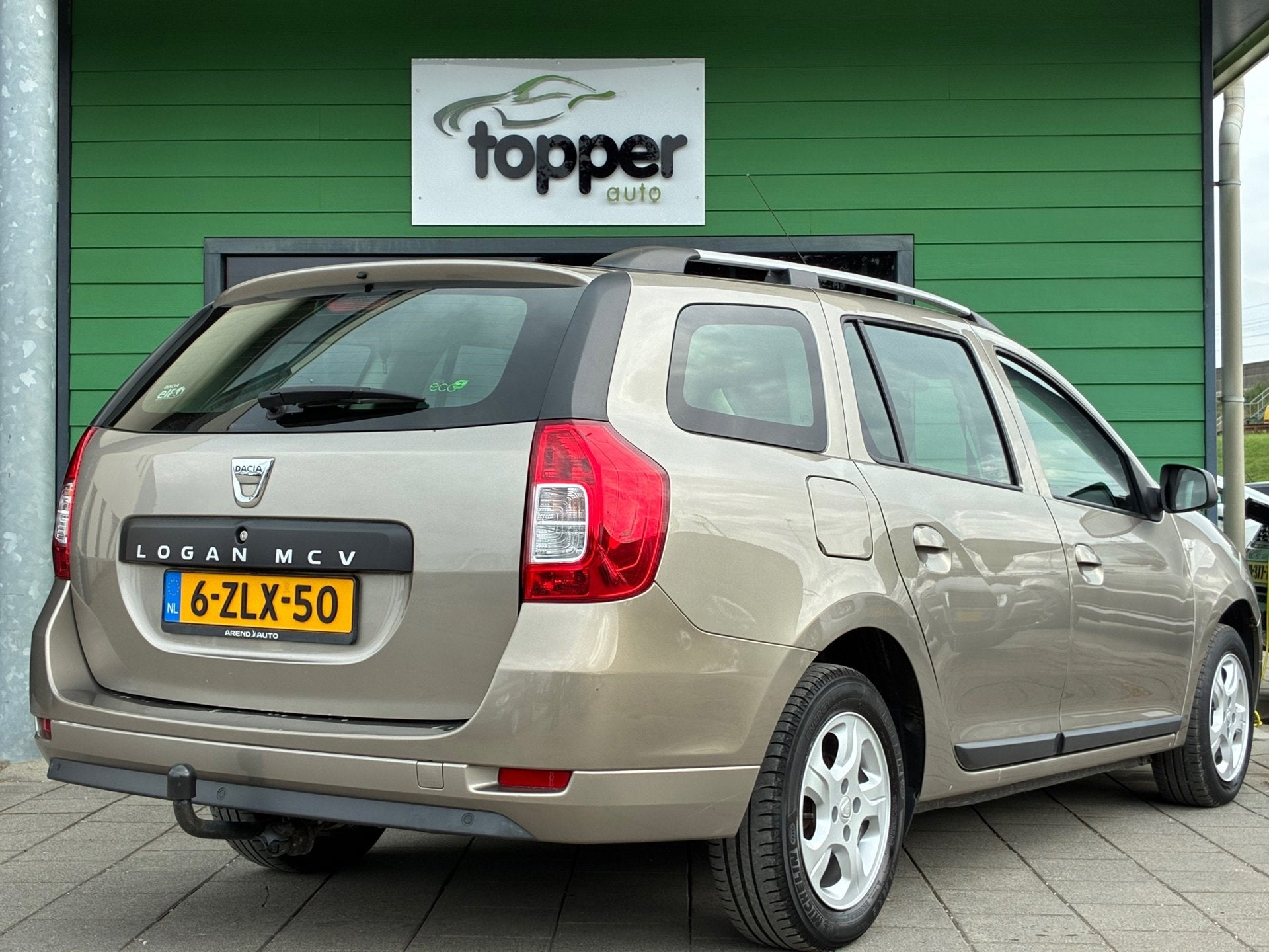 Dacia Logan MCV 0.9 TCe Prestige|1e Eigenaar|Navigatie|Airco, Voorwielaandrijving, Bruin, Origineel Nederlands, Bedrijf