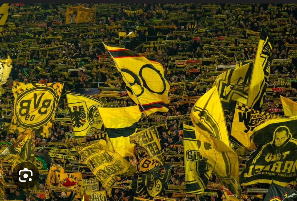 Gele Wand Tickets Borussia Dortmund vs Augsburg Unieke sfeer, Tickets en Kaartjes, Sport | Voetbal, Losse kaart, Twee personen