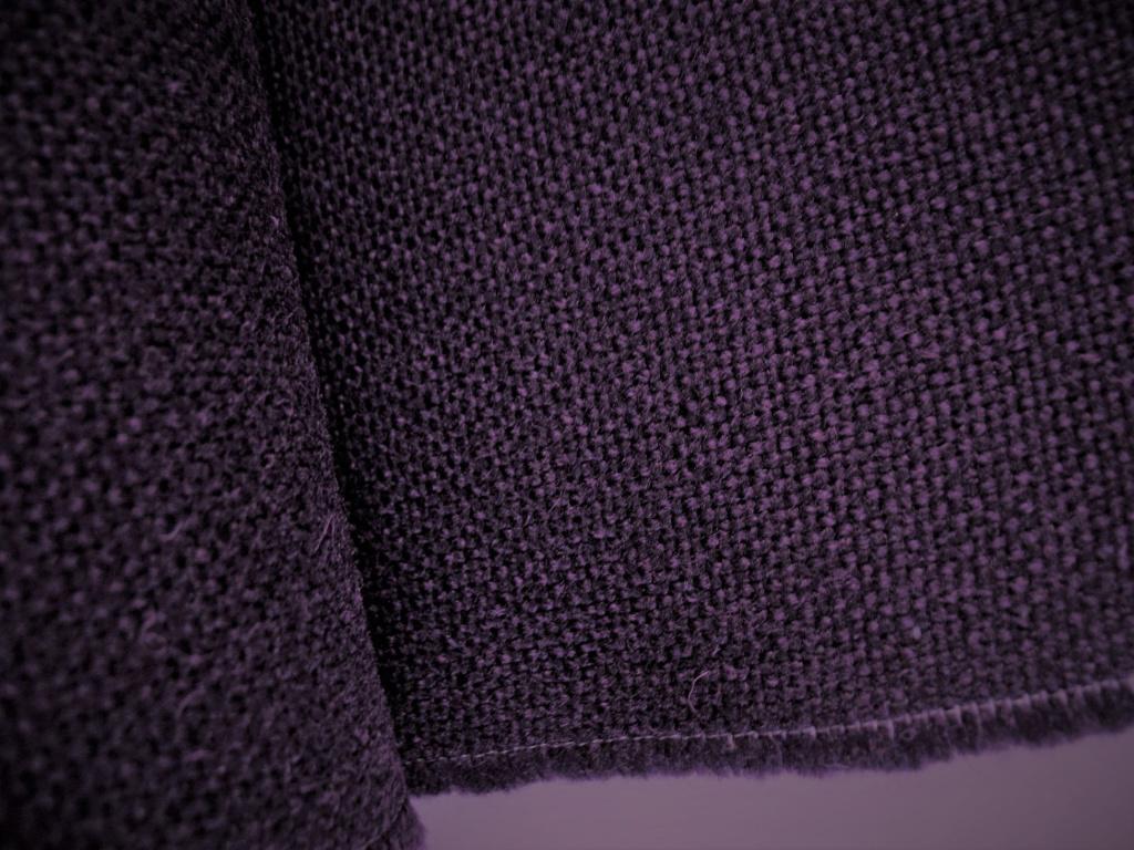 Camira Advantage AD116; paars; 2,98 meter meubelstof NU 75€, Wol, 120 cm of meer, Paars, Ophalen of Verzenden