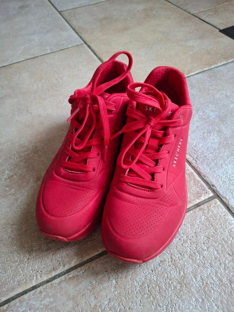 Skechers rode sneakers, maat 38, Kleding | Dames, Ophalen, Skechers, Rood, Sneakers of Gympen