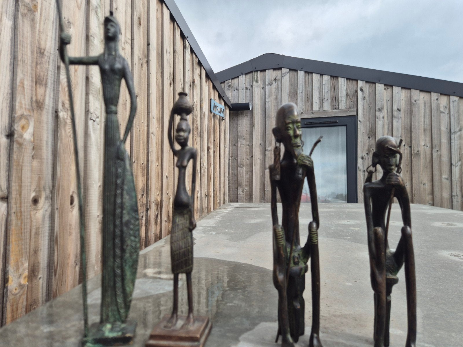4 Bronzen Afrikaanse Beeldjes - Decoratieve Kunst, Groep mensen, Handgemaakt, Ophalen of Verzenden, Brons