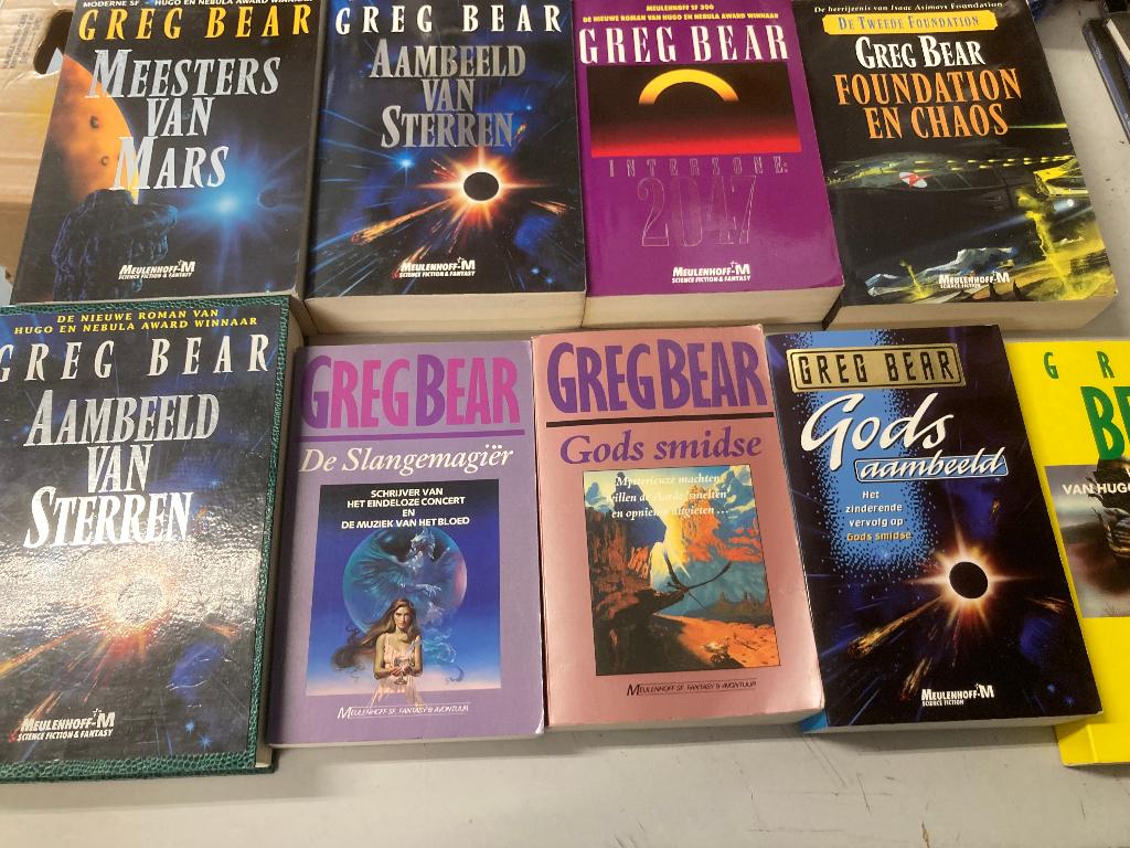 T.K. nog 5 boeken van Greg Bear Zie actuele lijst, Ophalen of Verzenden, Gelezen, Greg Bear