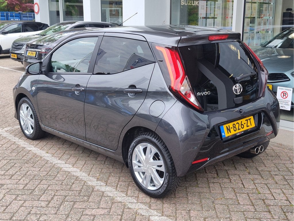 Toyota Aygo 1.0 VVT-i X-PLAY Carplay/Android | Camera HD | A, Voorwielaandrijving, 12 maanden, Stof, Gebruikt