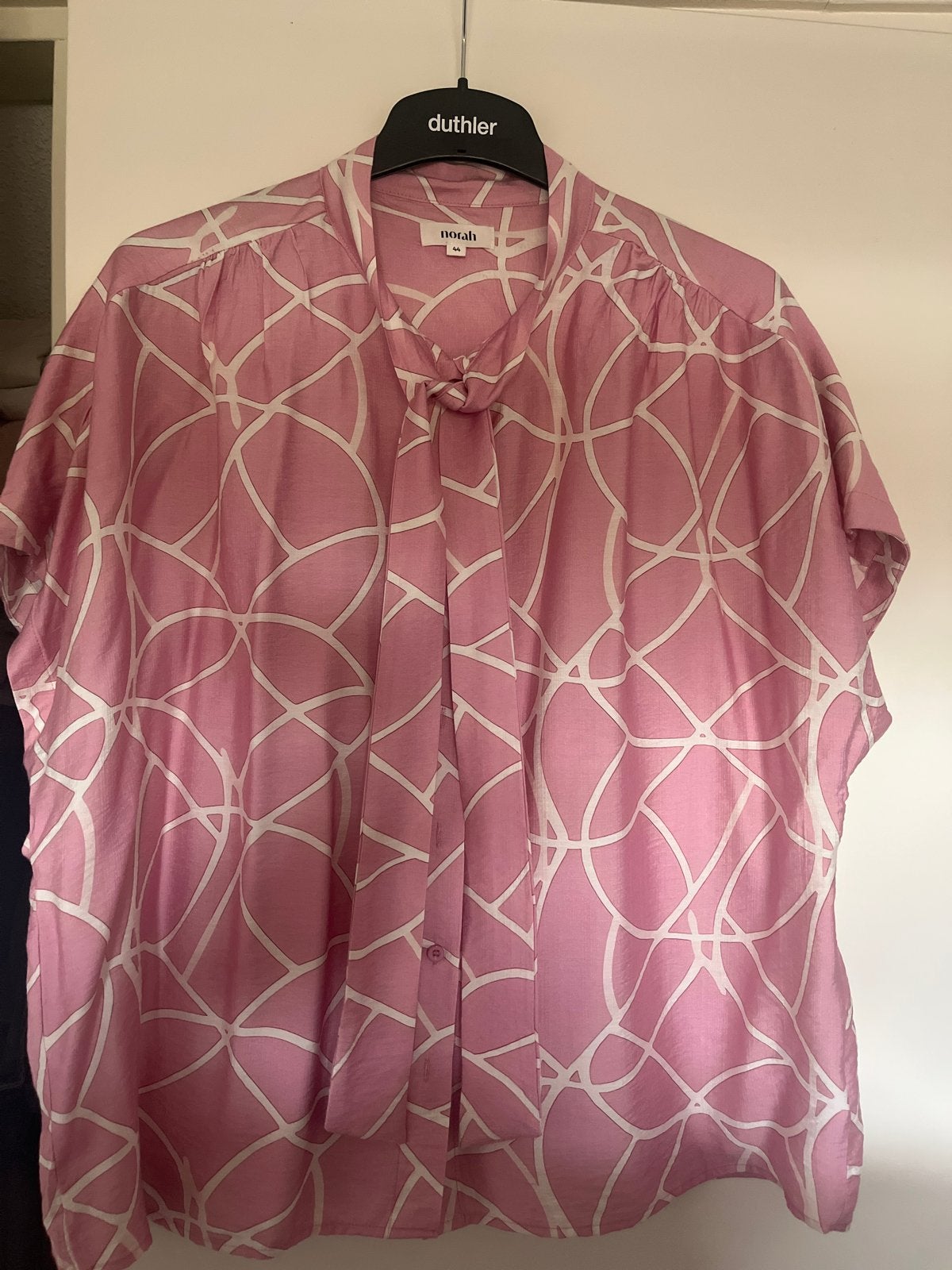 Norah roze blouse met strikdetail en print, Ophalen of Verzenden, Gedragen, Maat 46/48 (XL) of groter, Roze