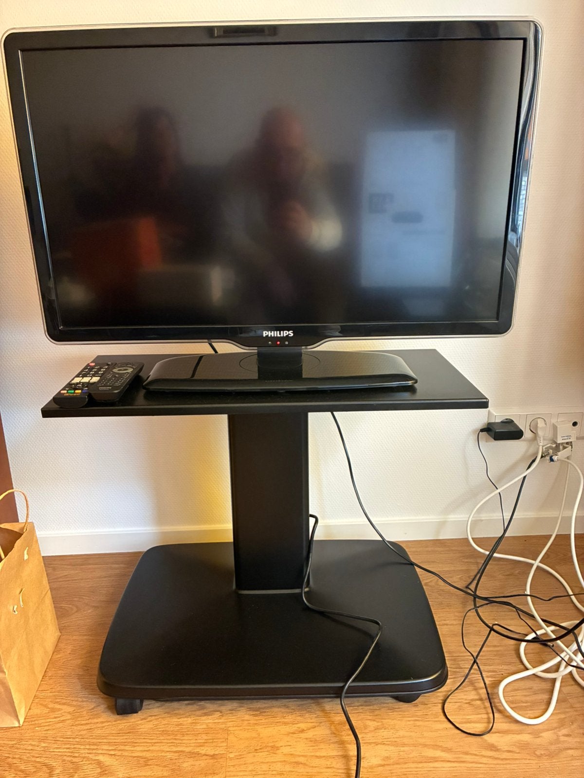 Tv met tv meubel philips, Ophalen, Philips, Gebruikt, 50 Hz