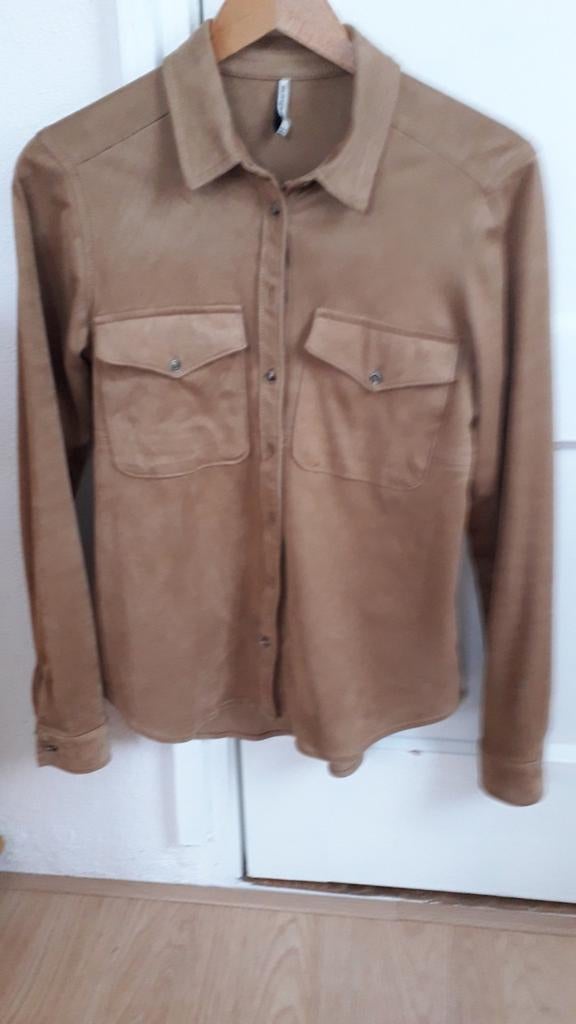 Leuke bruine suede stravardius blouse mt s, Kleding | Dames, Blouses en Tunieken, Maat 38/40 (M), Bruin, Ophalen of Verzenden