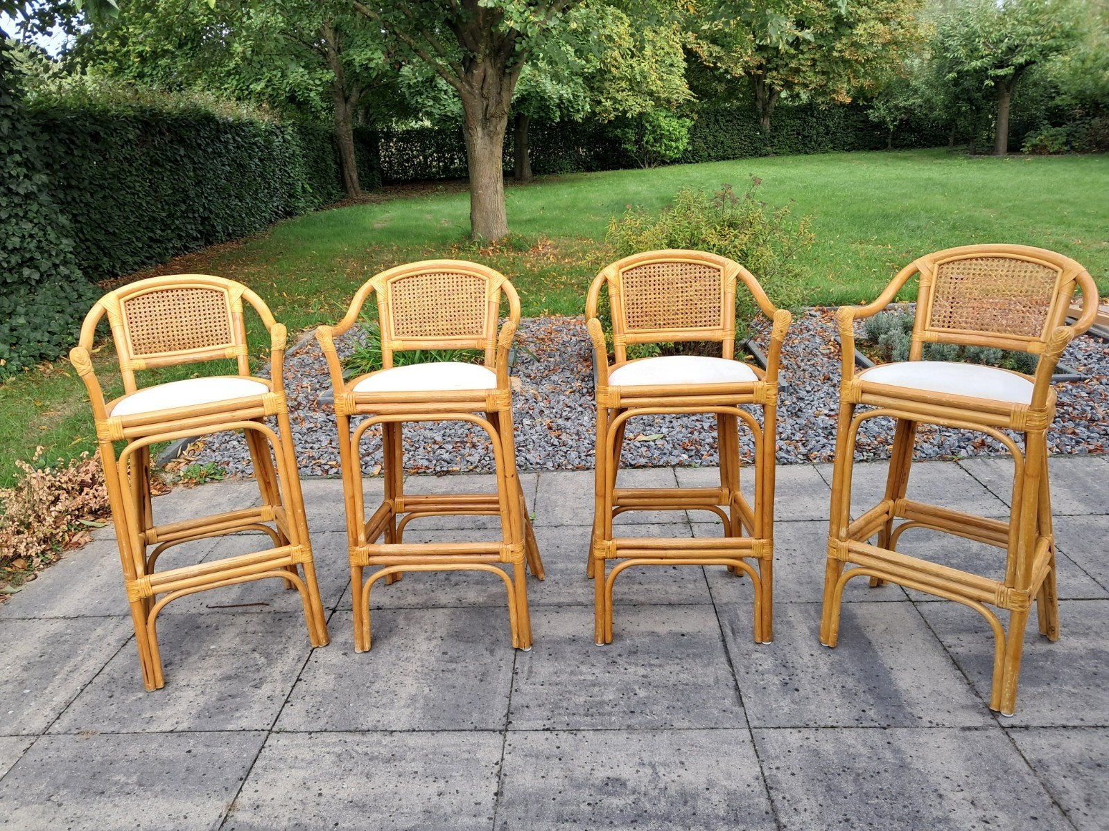 4 rotan barkrukken met zitkussen in goede staat, Ophalen