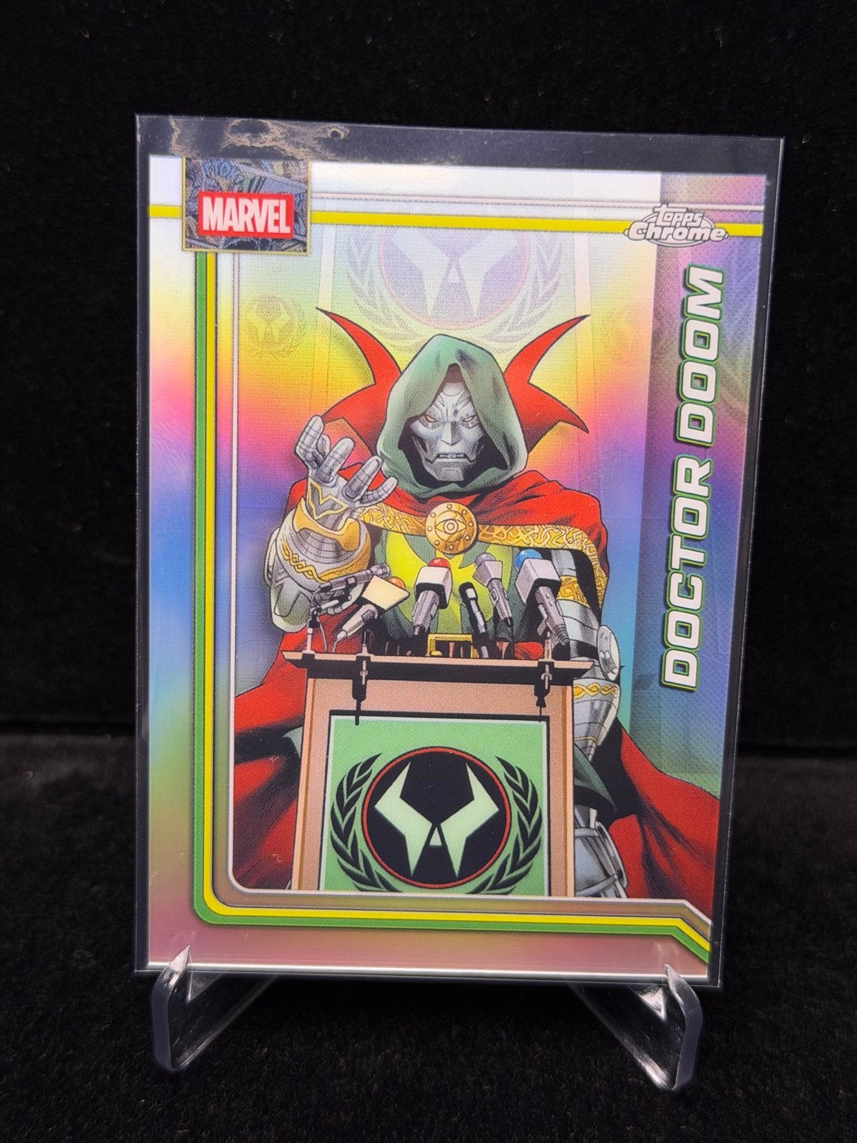 Topps Chrome 2026 Marvel Dr. Doom Refractor #028, Verzamelen, Verzenden, Superheld, Zo goed als nieuw, Plaatje, Poster of Sticker