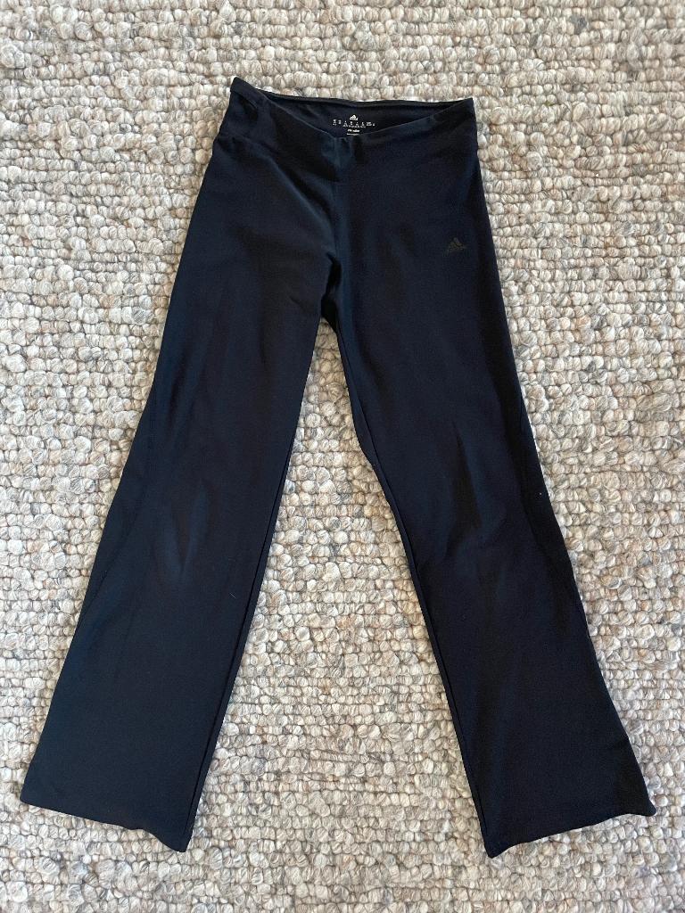 Kastopruiming Yogabroek / dansbroek adidas maat xs, Adidas, Zwart, Overige typen, Ophalen of Verzenden