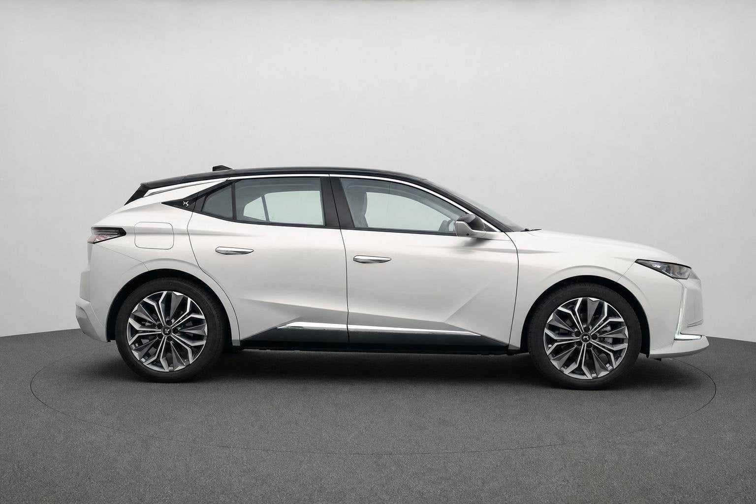 DS 4 E-Tense Trocadero | Camera | Trekhaak | Navigatie | Ele, Auto's, 12 maanden, Gebruikt, Euro 6, 4 cilinders