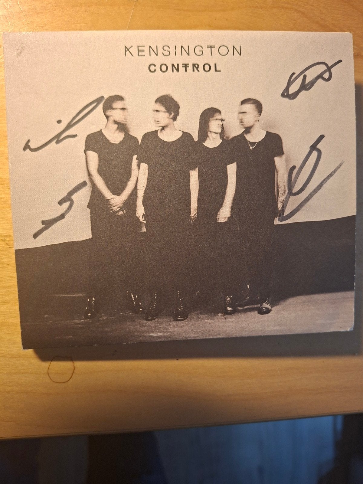 Kensington Gesigneerde CD hoes. Handtekeningen., Gesigneerd, Ophalen of Verzenden, Zo goed als nieuw, Alternative Rock