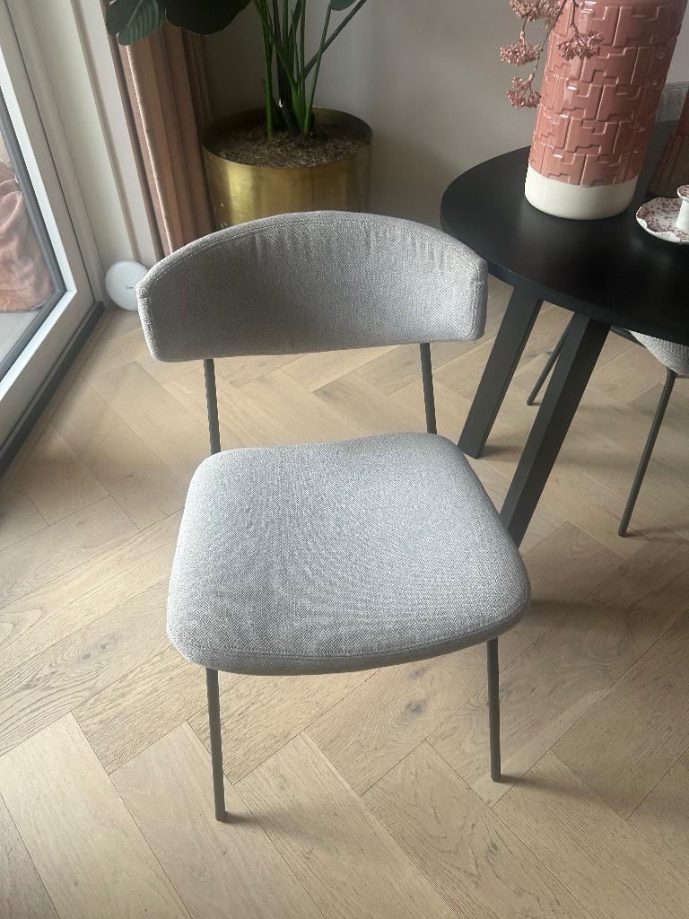 6 mooie eetkamerstoelen van By-Boo, Ophalen, Zo goed als nieuw, Stof, Grijs