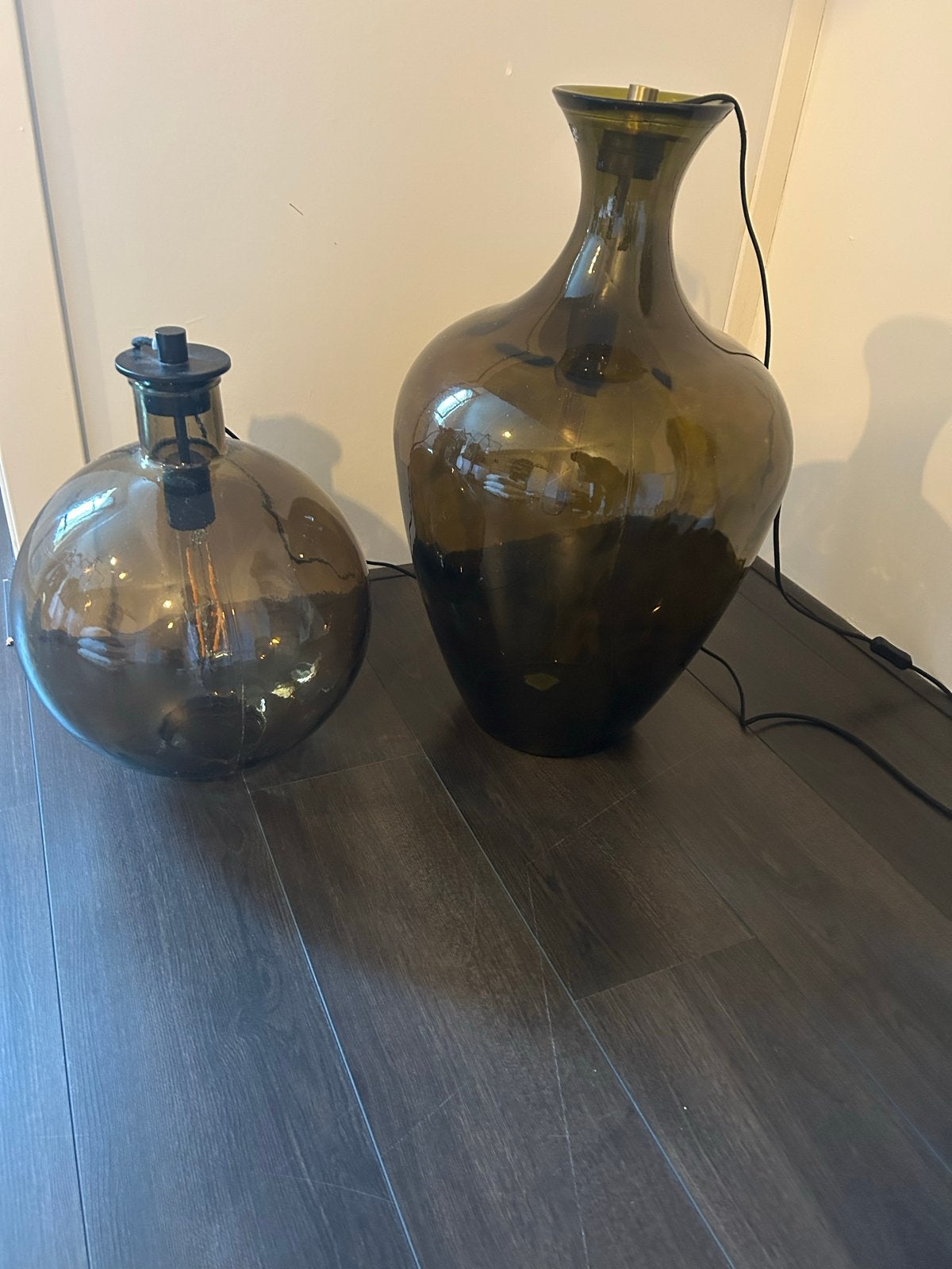 Twee Intratuin vaaslampen: bruin en groen glas, Ophalen, Gebruikt, Overige typen, E27 (groot)