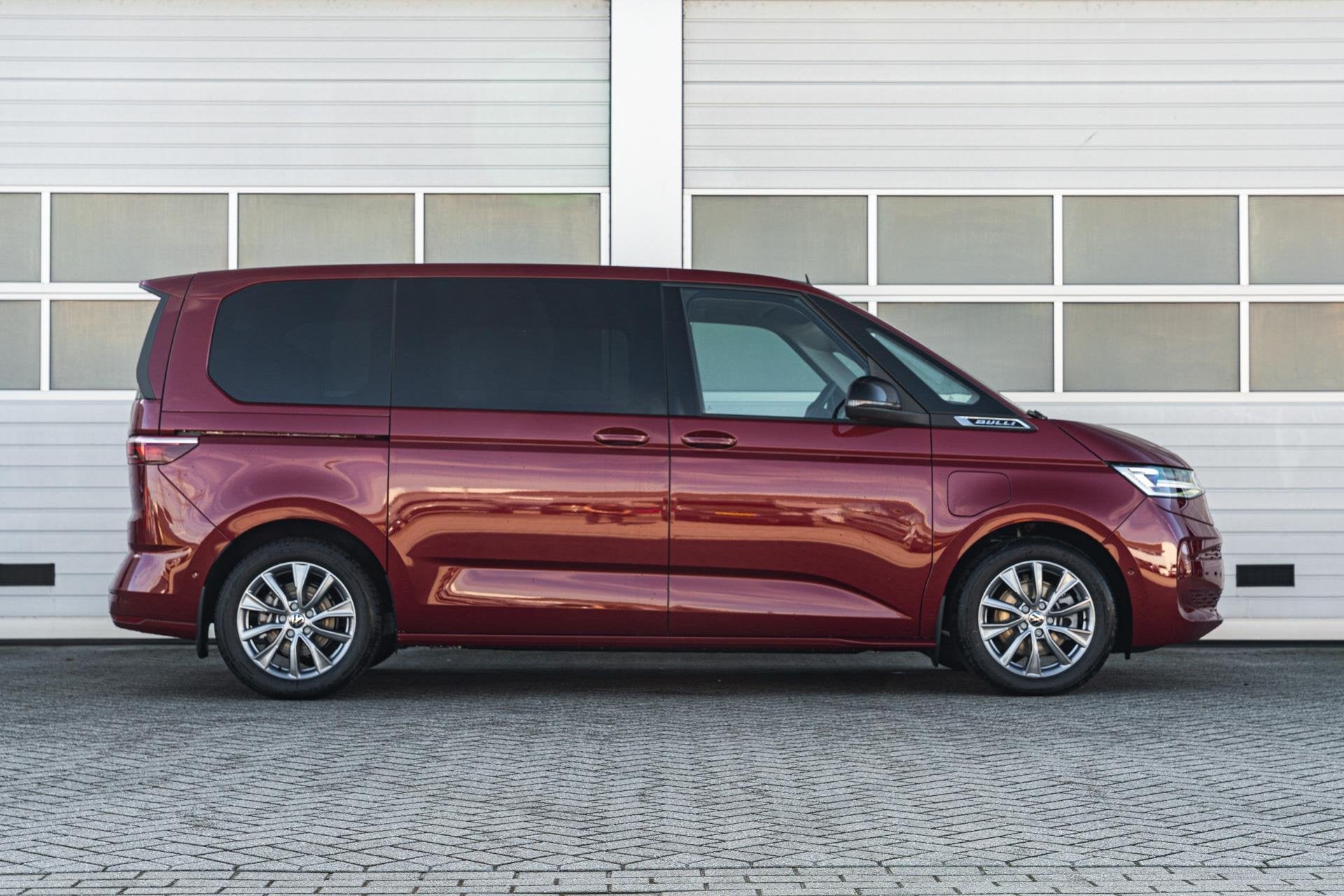 Volkswagen Multivan 1.5 eHybrid 245pk L1 Bulli Edition 4Moti, Auto's, Automaat, 12 maanden, 1498 cc, Euro 6