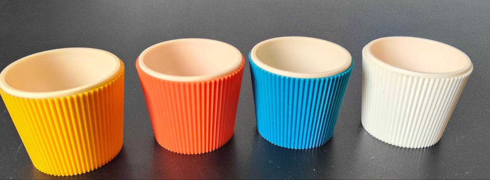Set van 4 vintage eierdopjes, Verzamelen, Retro, Ophalen of Verzenden, Overige typen