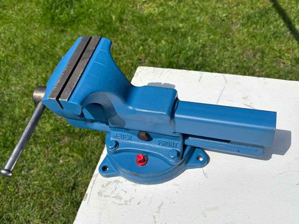 Bankschroef heuer front 115 in goede staat, Ophalen, Zo goed als nieuw, Minder dan 70 cm, Bankschroef