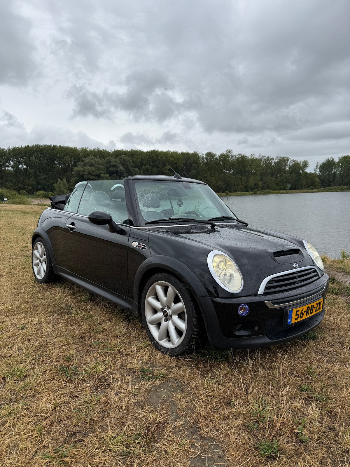 Mini R52 1.6 16V Cooper S Cabrio 2005 Zwart, Auto's, Voorwielaandrijving, Zwart, 4 cilinders, Cabriolet