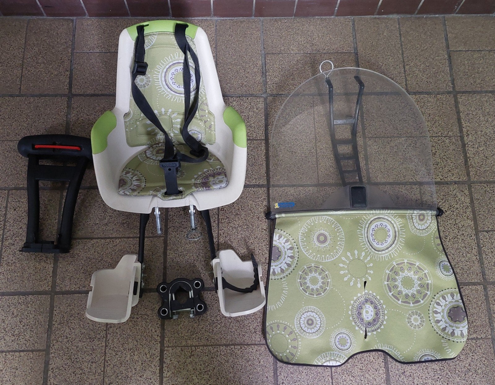 Fietszitje Bobike met windscherm en stuurtje, Fietsen en Brommers, Fietsaccessoires | Fietsstoeltjes, Ophalen, 0 t/m 18 kg, Voorzitje