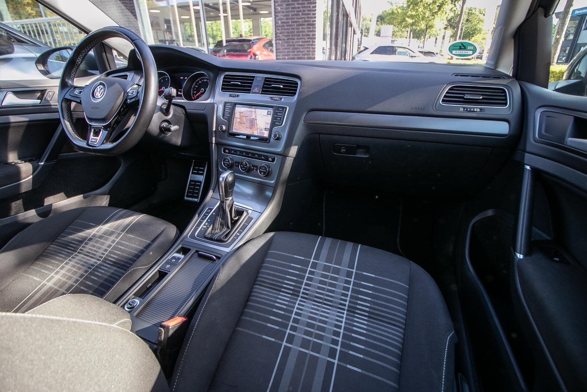 Volkswagen Golf Variant 1.4 TSI Highline | R-Line | Trekhaak, 125 pk, Gebruikt, 4 cilinders, Alcantara