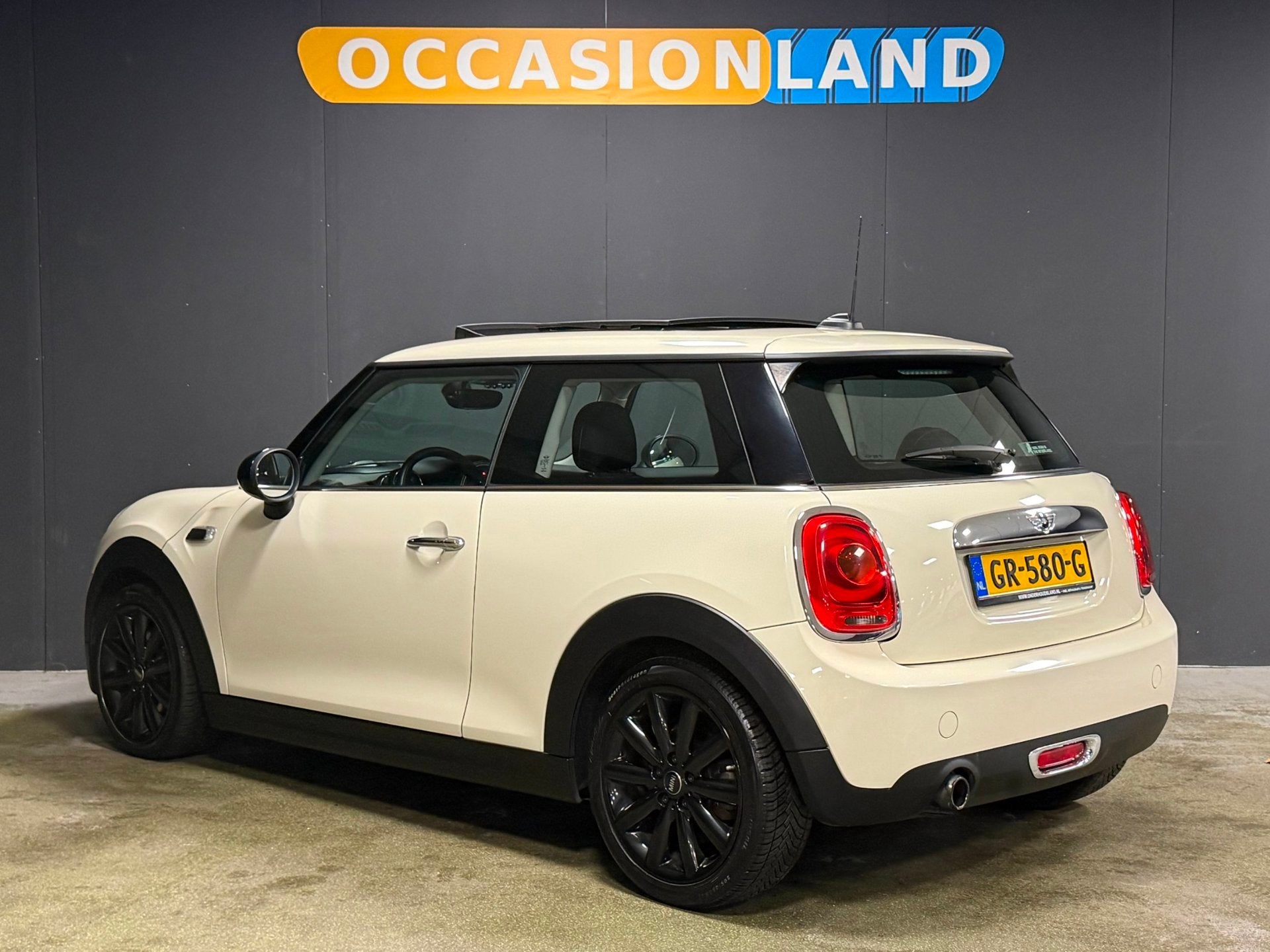 Mini 3-Deurs 1.2 One Salt Business|PANO|HUD|SFEER|KEYLESS|BL, Auto's, Stof, Gebruikt, 1095 kg, 4 stoelen