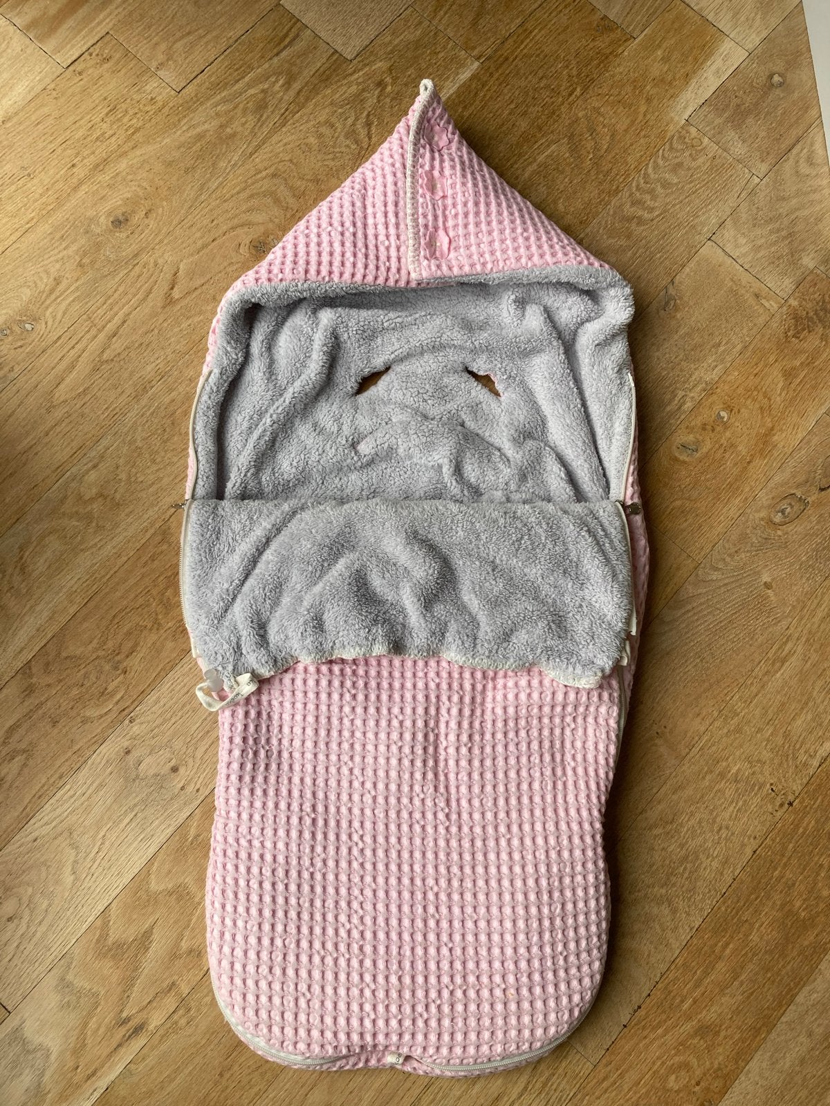 Koeka voetenzak wafelstof met teddy in roze en grijs, Kinderen en Baby's, Ophalen, Koeka, Zo goed als nieuw, Gevoerd