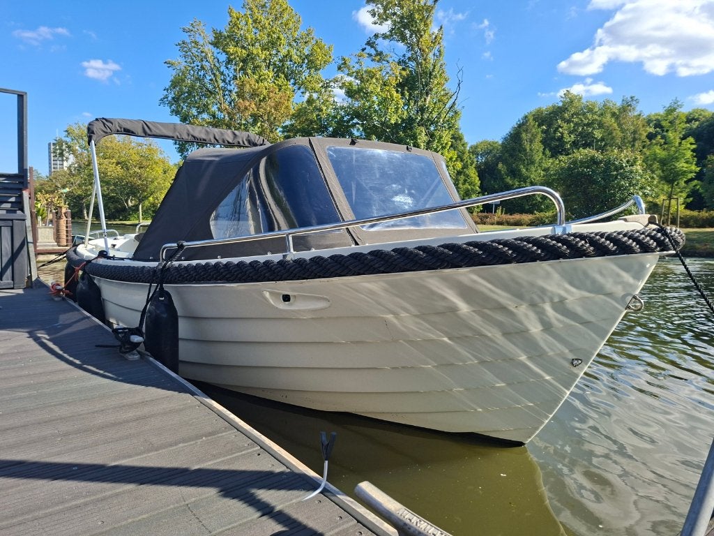 Crescent Allure S21 uit 2022 met Suzuki 20 pk en weekendkap, Watersport en Boten, Sloepen, 1.80 meter, Zo goed als nieuw, Rondzit