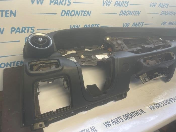 Dashboard van een Alfa Romeo Giulia, Gebruikt, -, Verzenden, -