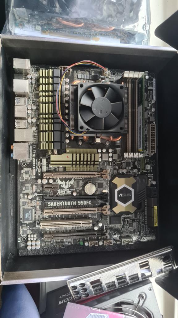990FX moederbord plus GPU, CPU, PSU en 3x4GB DDR3, Computers en Software, Moederborden, Ophalen of Verzenden