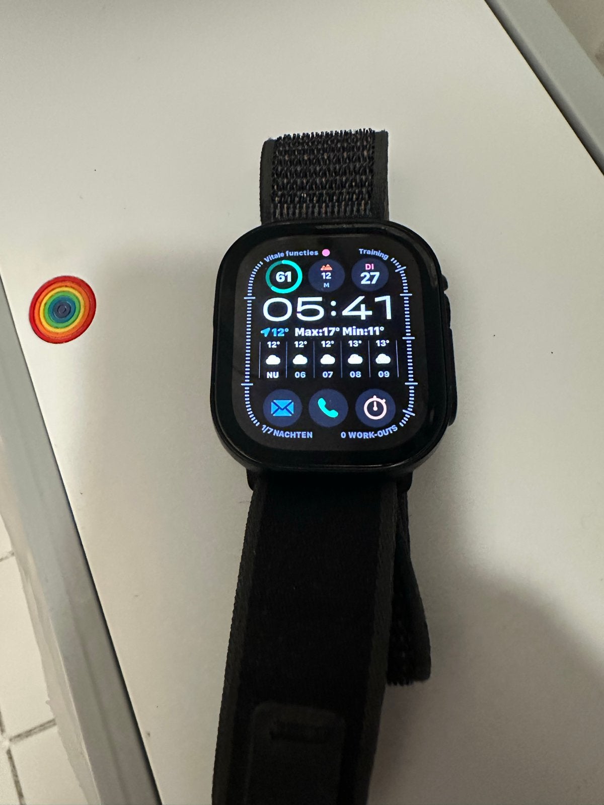 Apple Watch Ultra met Zwart Sport Loop Bandje, Ophalen, Afstand, Zwart, IOS