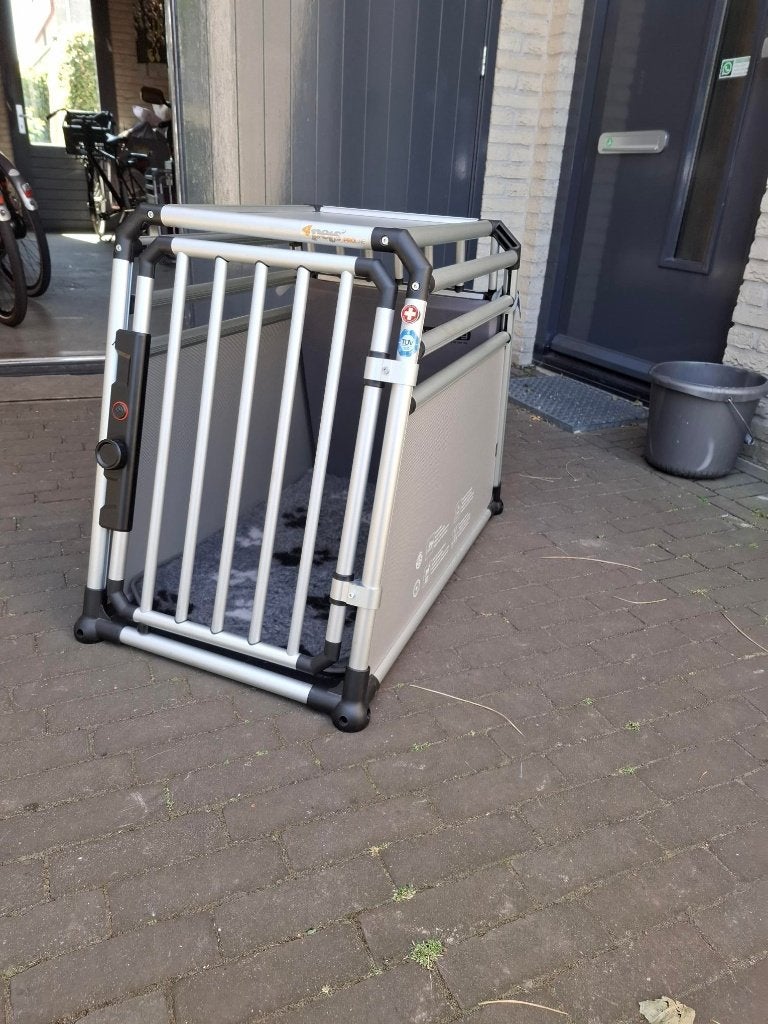 hondenbench zwitsers merk voor oa Labradors, Dieren en Toebehoren, Hondenbenches, Ophalen, Zo goed als nieuw