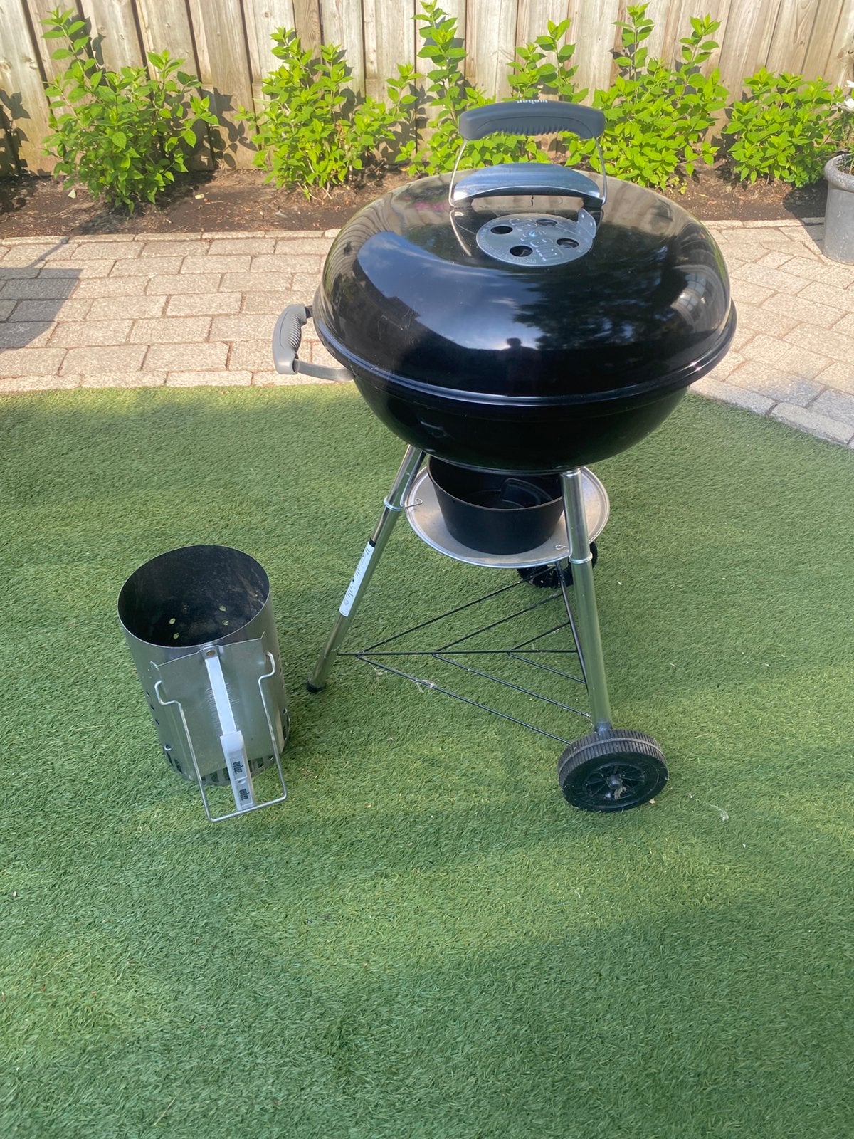 Weber barbecue met losse aanmaker voor briketten, Ophalen, Gebruikt, Met accessoires