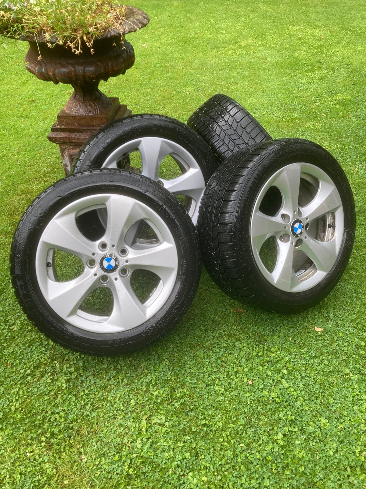 Te koop Continental winterset BMW met ster teken, Ophalen, Gebruikt, Banden en Velgen, 17 inch
