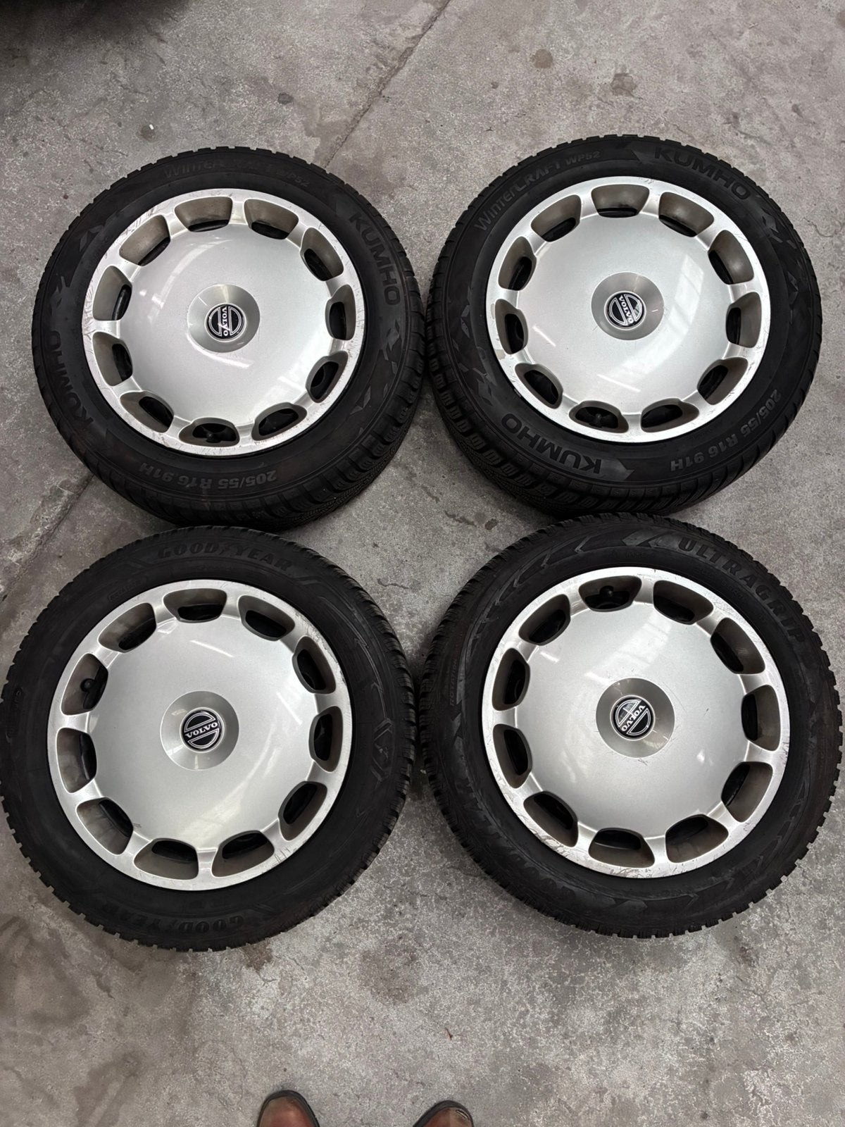 Winterbanden 205/55-16 VOLVO V70 S60, Auto-onderdelen, Ophalen, 16 inch, Nieuw, Band(en)