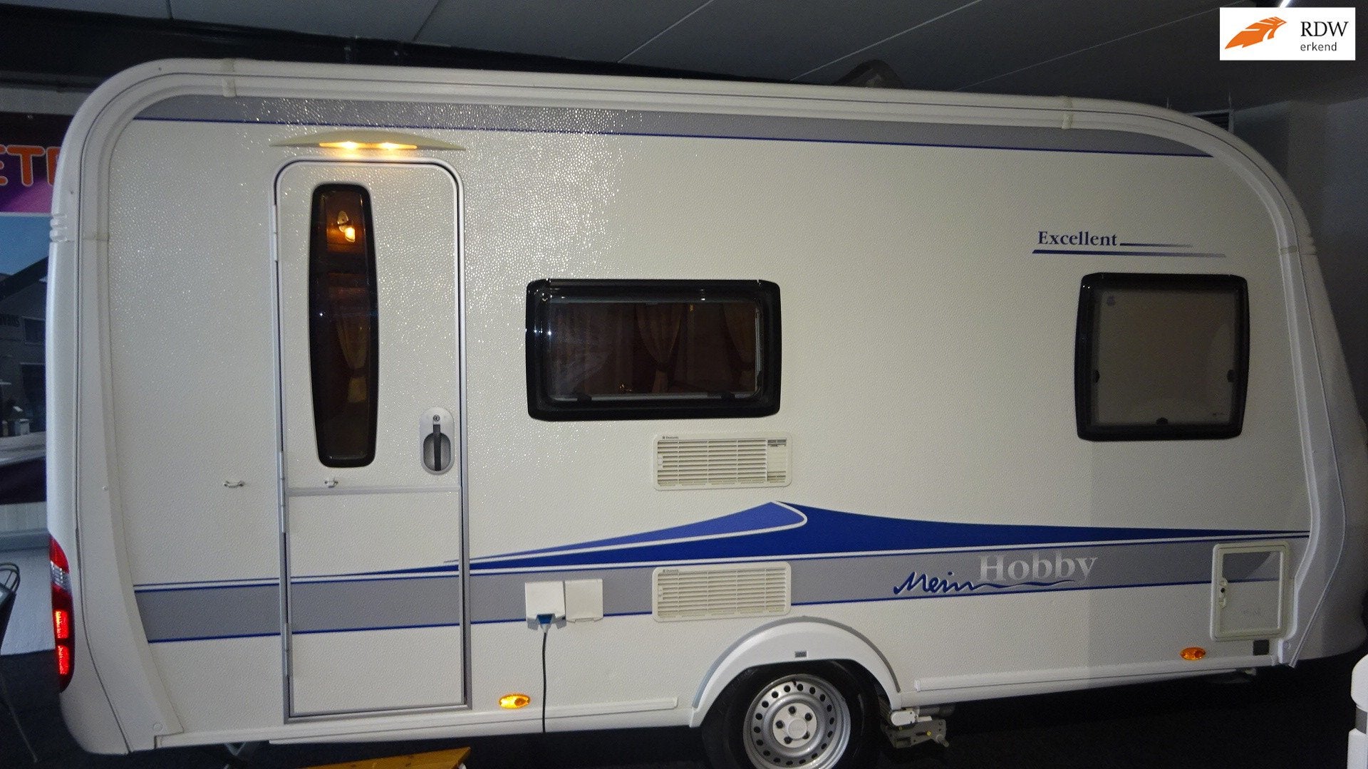HOBBY Excellent 410 SFE 2010 VASTBED Treinzit Mover, Caravans en Kamperen, Hobby, Bedrijf, Tot en met 4, 750 - 1000 kg