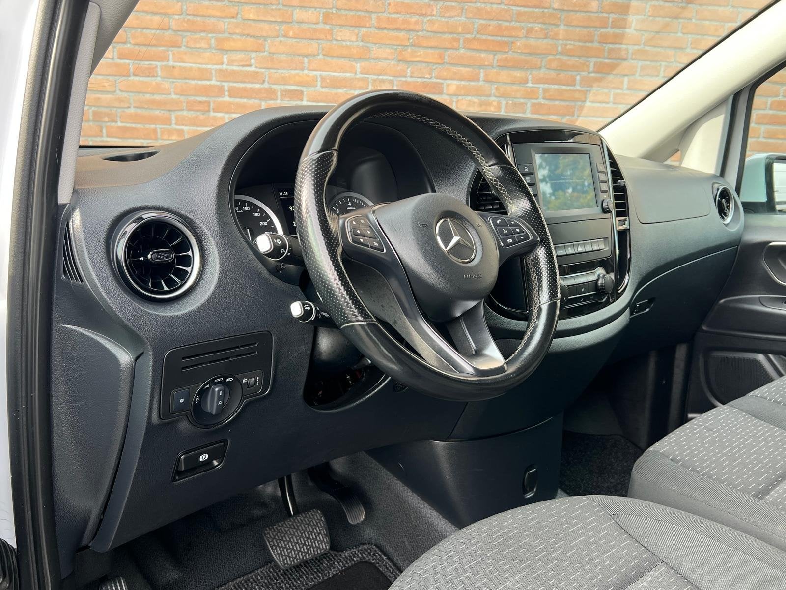 Mercedes-Benz Vito 114CDI 136PK Lang / 9G-Tronic / Distronic, Automaat, Gebruikt, Met garantie (alle), 2500 kg