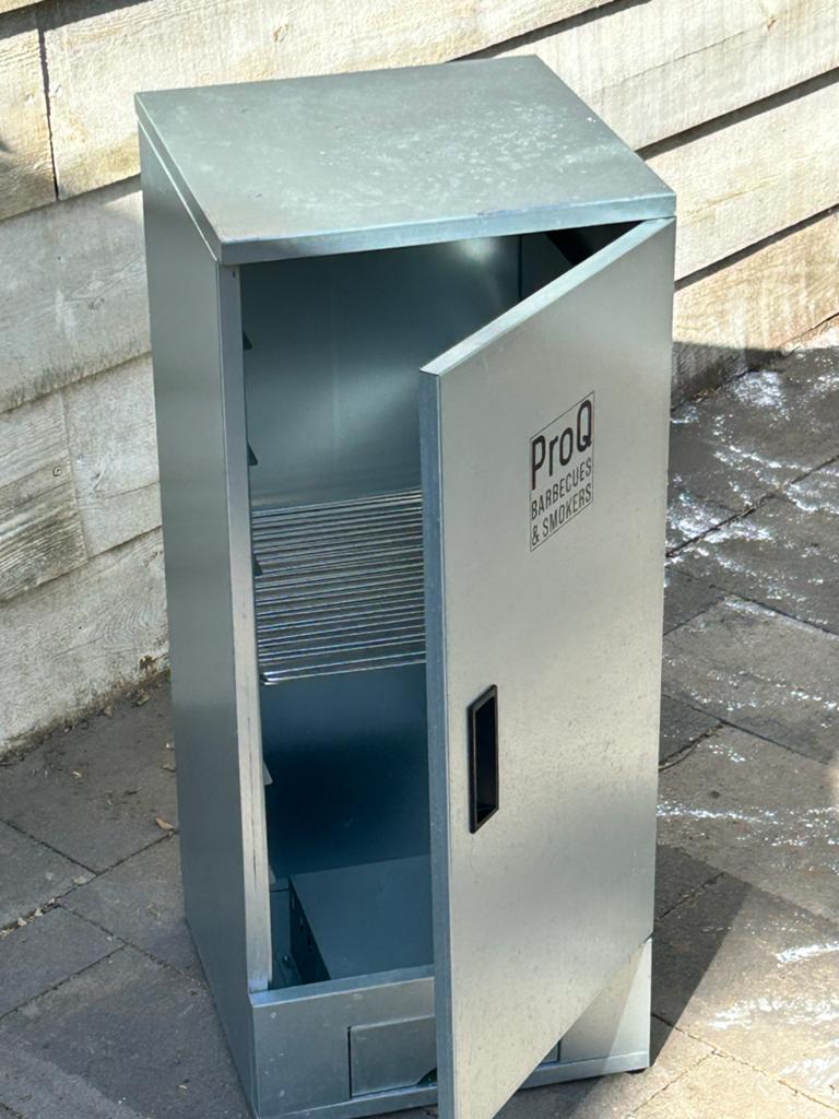 ProQ BBQ & Smoker - Perfect voor roken en grillen, Tuin en Terras, Houtskoolbarbecues, Ophalen, Zo goed als nieuw