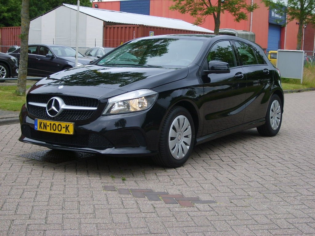 Mercedes-Benz A-Klasse 160 Automaat (bj 2016), Auto's, Gebruikt, 4 cilinders, Zwart, Bedrijf