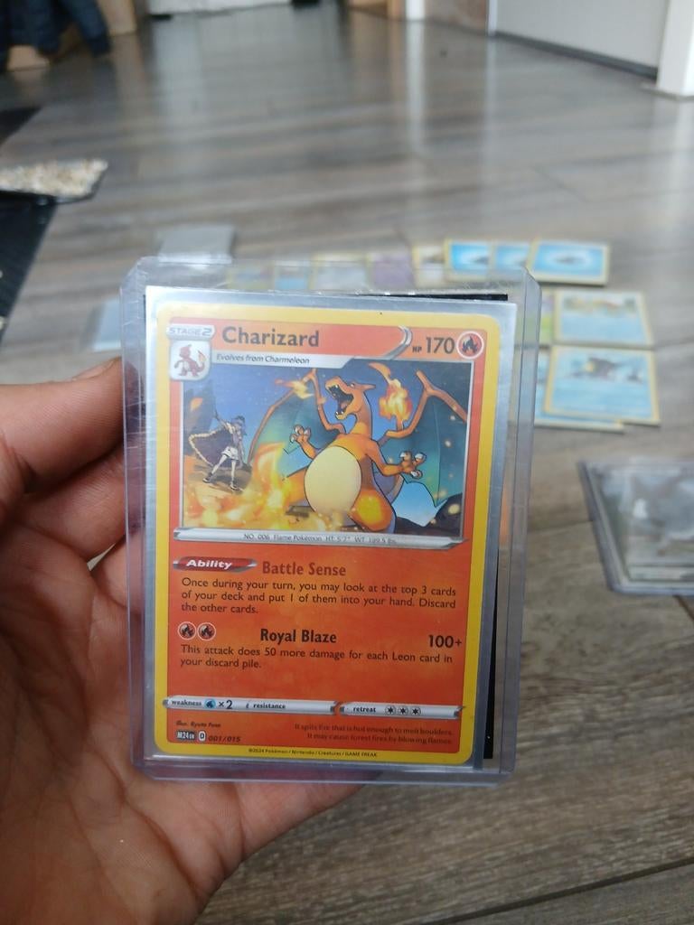 Pokémon kaarten en hoesjes, Ophalen, Zo goed als nieuw, Meerdere kaarten, Foil