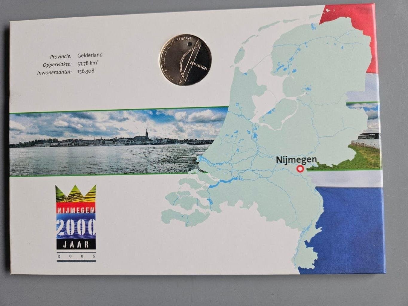Luxe boekje Mooi Nederland Nijmegen 2005 zie beschrijving, Ophalen of Verzenden, Na 1940
