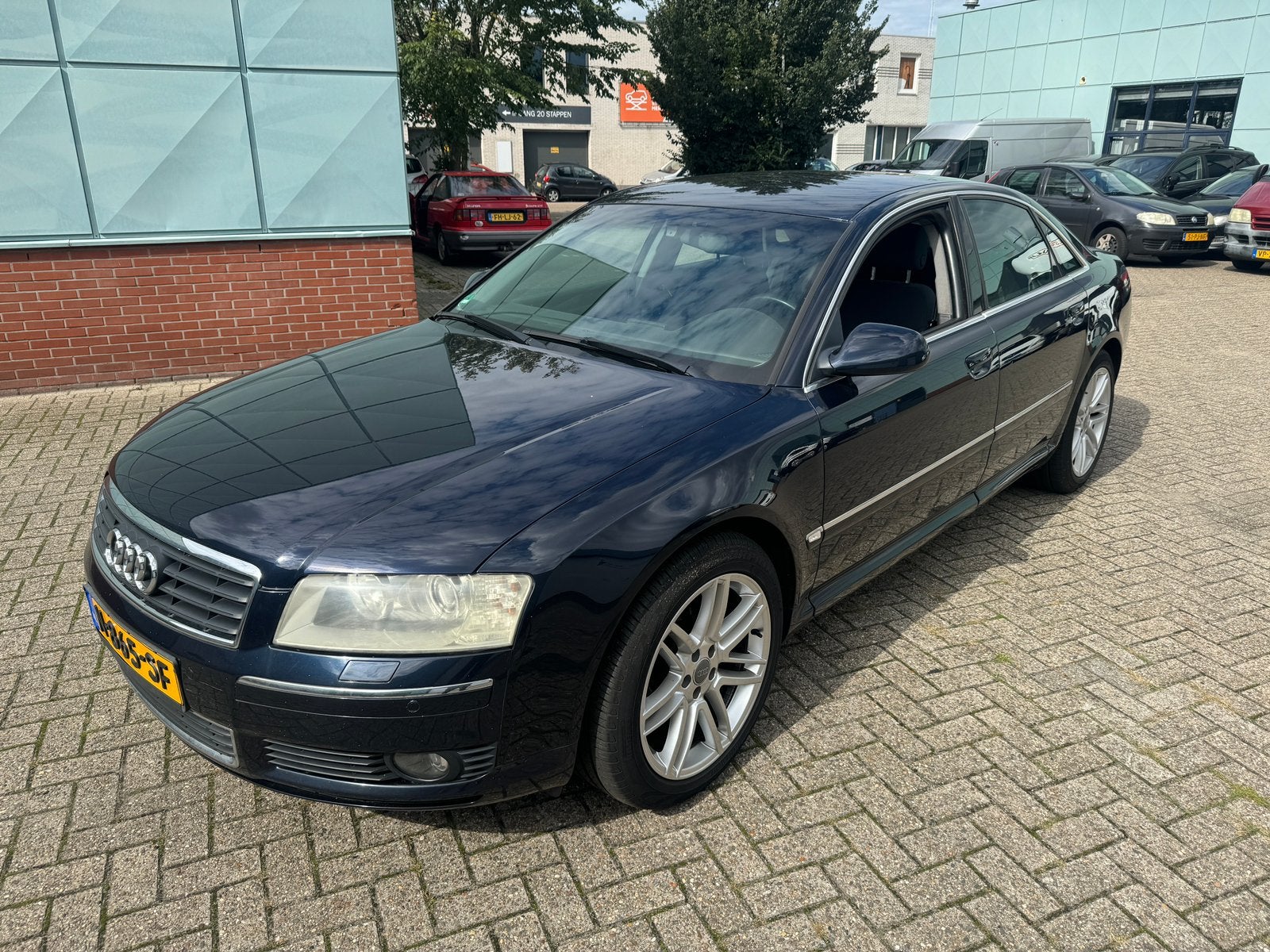 Audi A8 3.0 TDI FWD AUT 2003 Blauw AIRCO, Auto's, Stof, Zwart, Blauw, 1645 kg