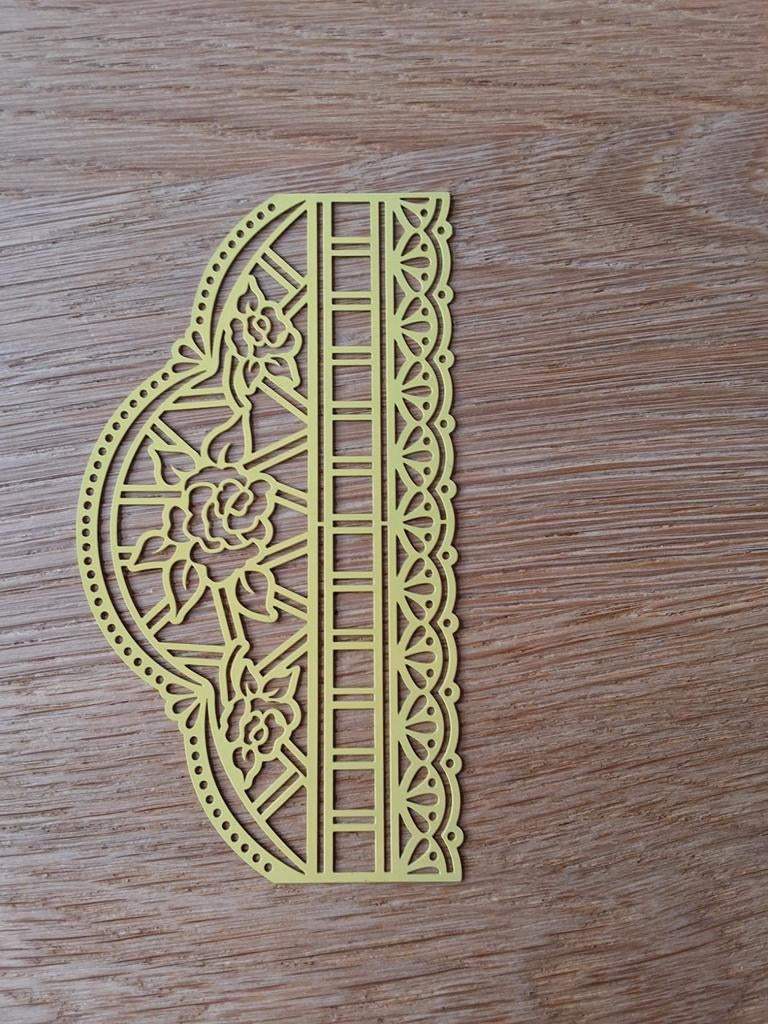 Borduur/snijmal met rozen en kantpatroon, Hobby en Vrije tijd, Knutselen, Nieuw, Gereedschap of Toebehoren, Geschikt voor snijden