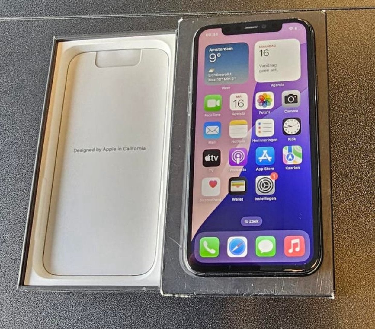 iphone 11 pro 64 gb in zeer goede staat,met doos, Telecommunicatie, Mobiele telefoons | Apple iPhone, Ophalen of Verzenden, Zo goed als nieuw