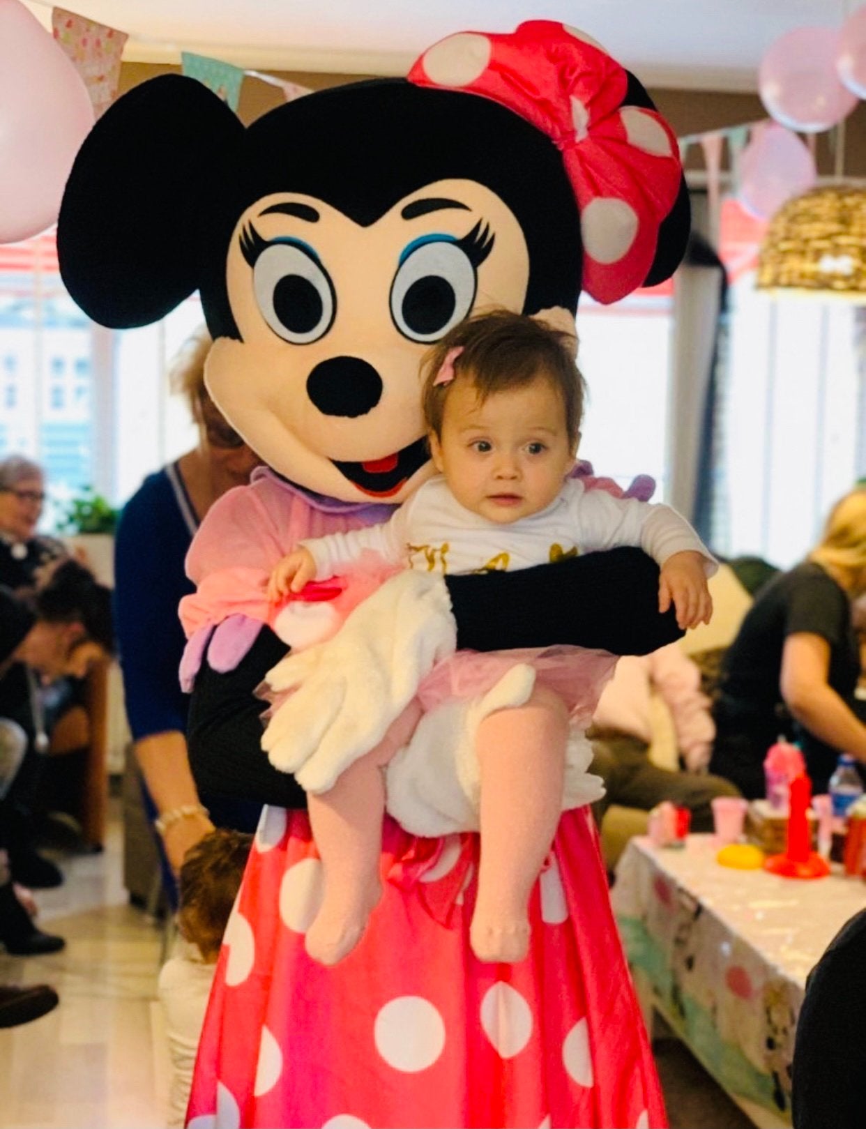 Minnie Mouse mascotte met de leukste actrice op jouw feestje, Ophalen, Zo goed als nieuw, Verjaardag